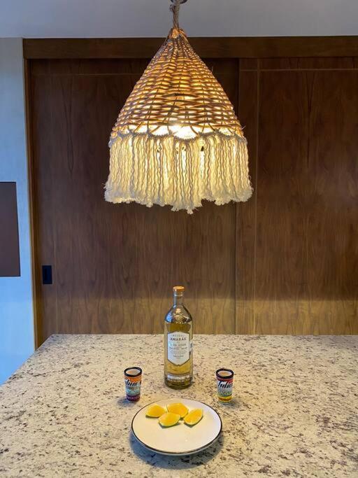 New Large Luxurious 1 Bedroom, 1 Bathroom In *