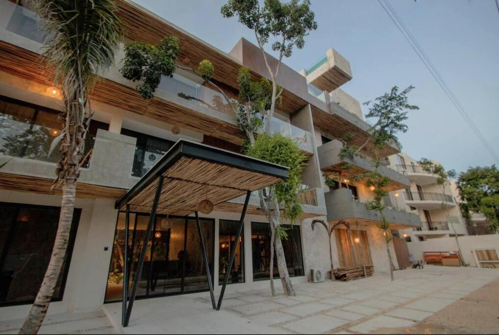 Apartment New Large Luxurious 1 Bedroom, 1 Bathroom In *